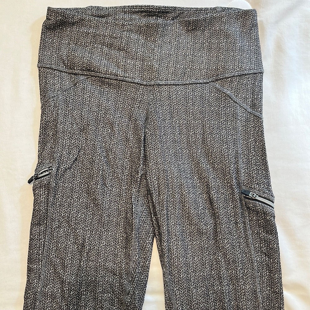 Athleta Black and White Legging